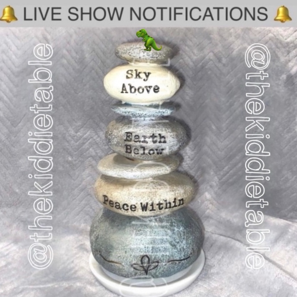 🦖🦕 LIVE @THEKIDDIETABLE 🦕🦖